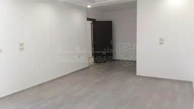 شقة - شقة للبيع في ام السماق قرب روان كيك - 150000 دأ